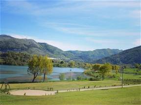 Blockhütte 60m² / Mit Terrasse / In Seenähe / Pollino Park