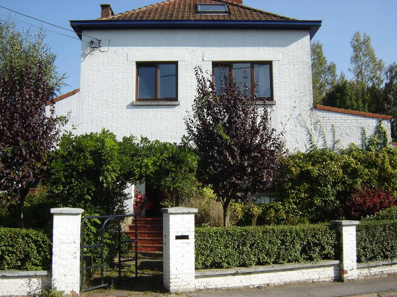 Colocación Court-Saint-Étienne 141336-1