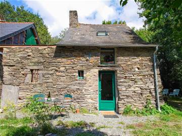 Roomlala | Longère tiny-house et son jardin-forêt