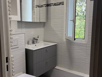 Homestay for rent in Vaux-Le-Pénil - photo 7: Bathroom-7