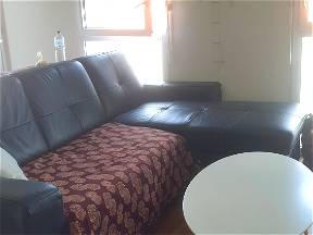 Rent room in a pretty bright f2 bus stop 1 min away