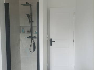 Chambre chez l'habitant à louer à Saint-Maurice-Sur-Aveyron - photo 6 : autre pièce-6
