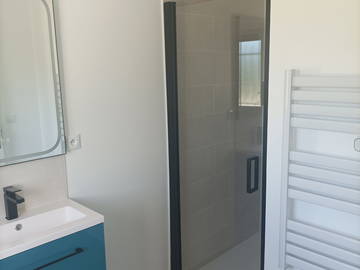 Chambre chez l'habitant à louer à Saint-Maurice-Sur-Aveyron - photo 1 : chambre-1