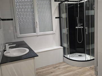 Homestay for rent in Montardon - photo 9: Bathroom-9