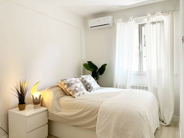 Roomlala | Lovely apartment in center, rastro and Madrid Rio + parking