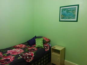 Lovely clean room Charminster