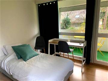 Roomlala | Lovely double room for UN interns and young professionals