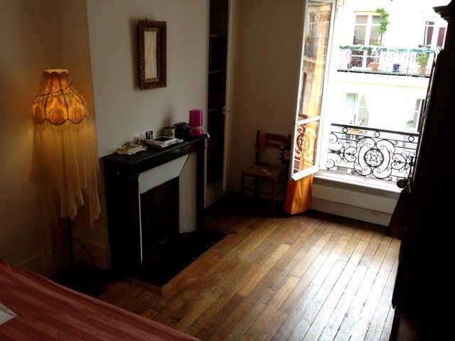 Ganz Haus Paris 28043