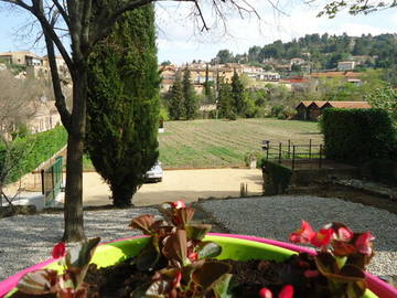 Roomlala | Luberon: Apartment with Garden for Rent