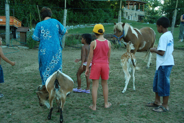 Pokoje Gościnne Droux 35680