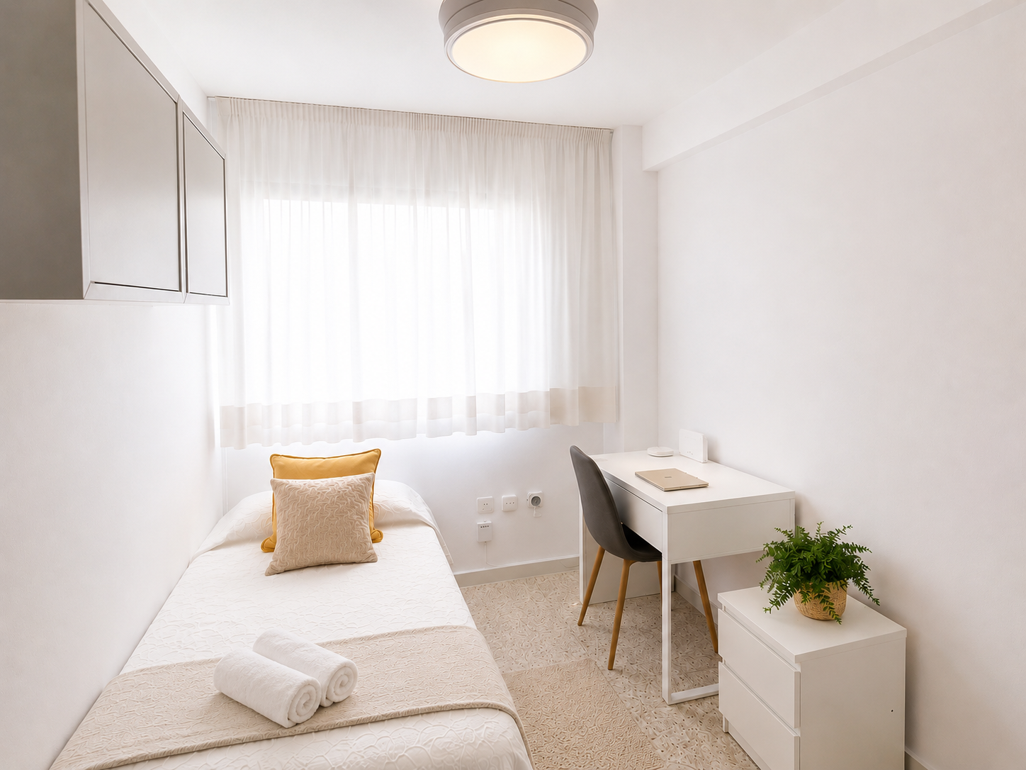 Habitación En Casa Del Anfitrión Málaga 664959