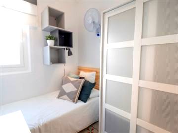 Roomlala | Luminosa Habitación Con Cama Individual (RH16-R2)
