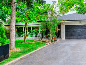 Luxuriöses Haus mit 3 Schlafzimmern in erstklassiger Lage – Etobicoke, Toron