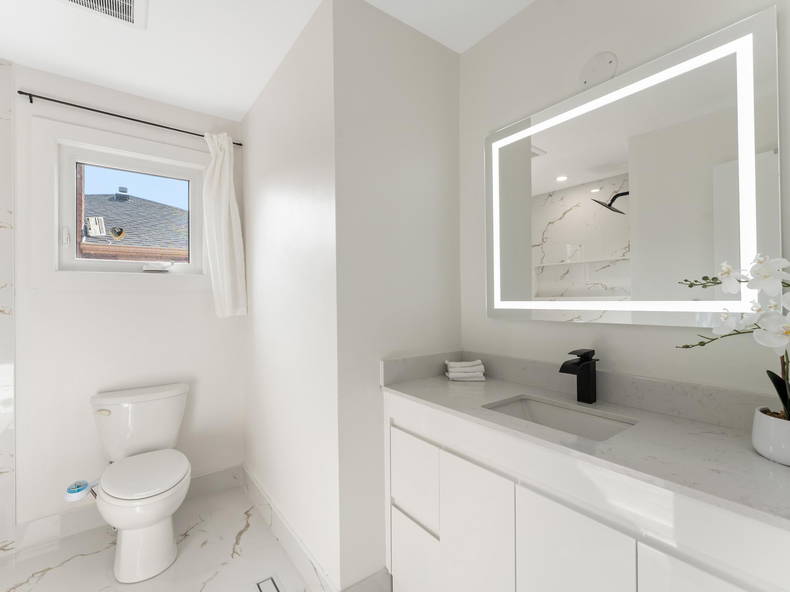 Homestay Oakville 588230-4