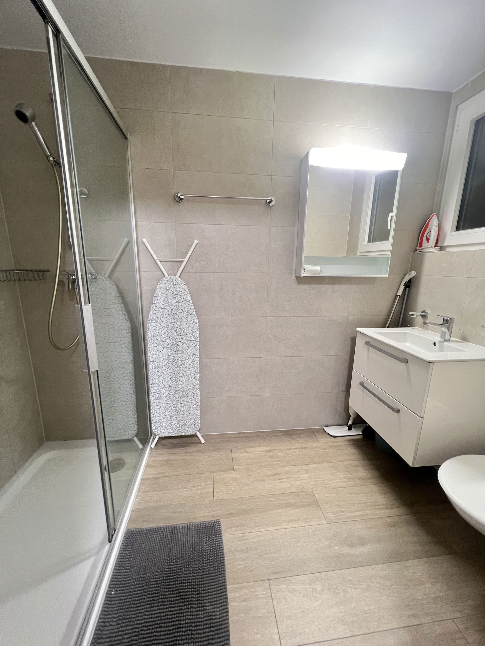 Entire Home Lausanne 658363