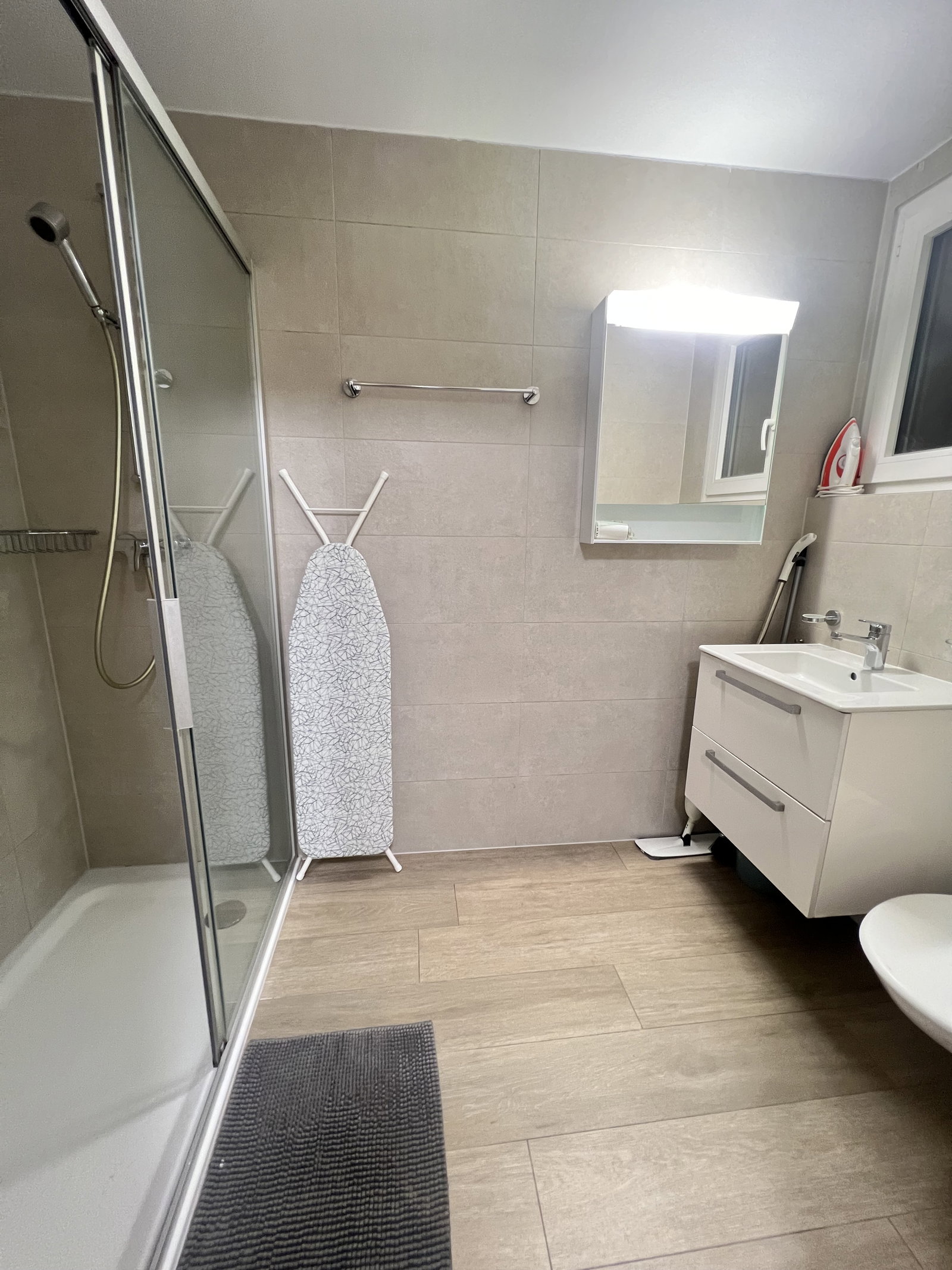 Hela Huset Lausanne 658363