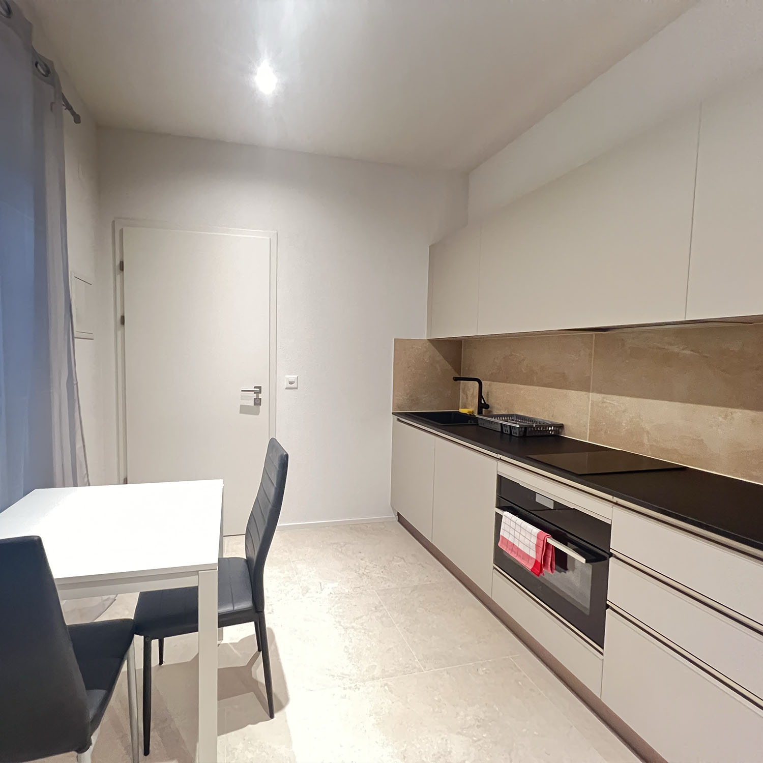 Hela Huset Lausanne 658686