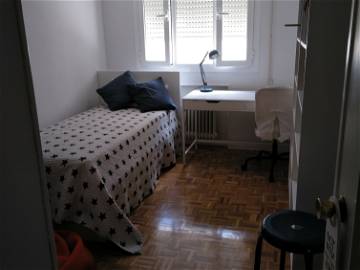 Roomlala | Madrid. Room for rent with bathroom-single use