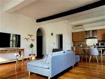 Roomlala | Magnificent apartment place Garibaldi / the port / beach