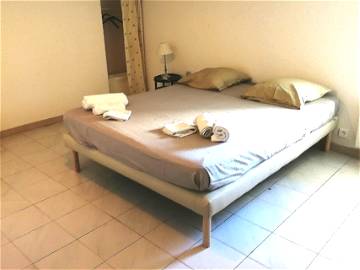 Roomlala | Magnífico dormitorio en suite cerca de Aviñón en una hermosa y tranquila casa de campo