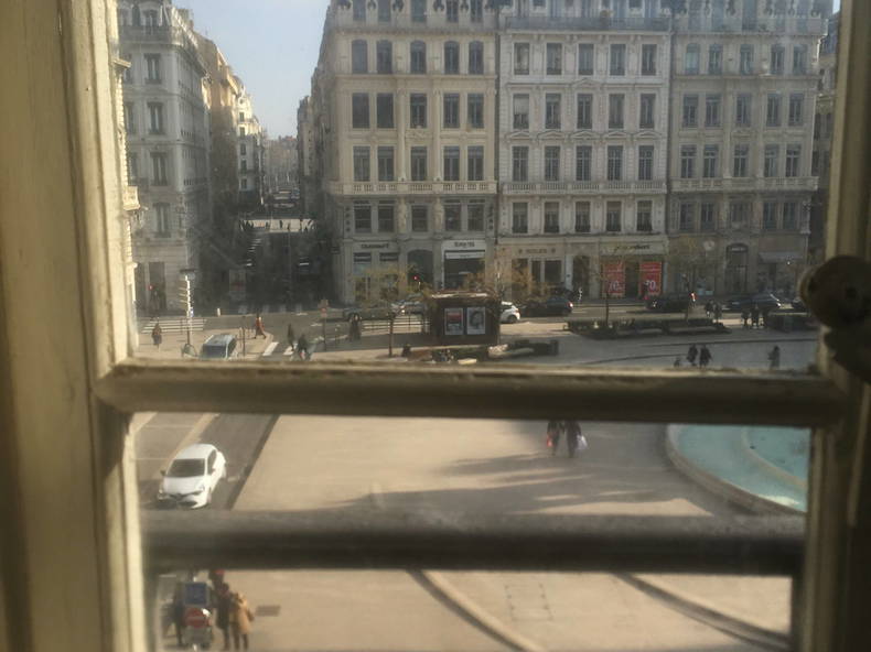 Kolokation Lyon 191876-3