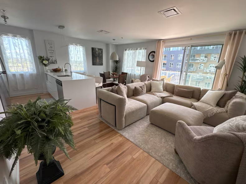 Colocation Brossard 604912-4