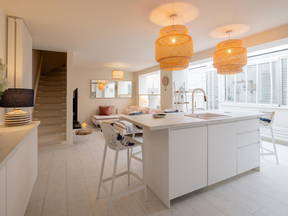 Prachtig ingerichte kamer, smaakvol gedecoreerd.