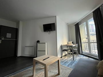 Logement entier à louer à Paris - autre pièce-1