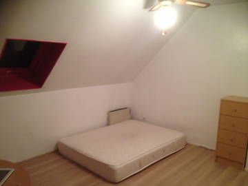 Room For Rent Le Thillay 165425