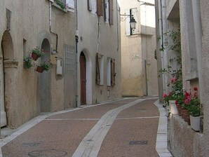 Entire Home Puimisson 46091-1