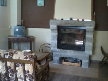 Entire Home Vic-sur-Cère 57862-3