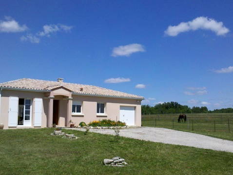 Entire Home Saint-Yrieix-sur-Charente 60190-2