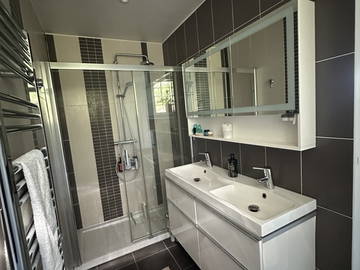 Logement entier à louer à Neuilly-Plaisance - photo 7 : salle de bain-7
