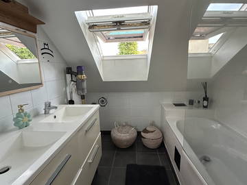Logement entier à louer à Neuilly-Plaisance - photo 10 : salle de bain 2-10