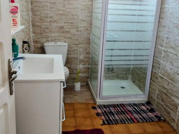 Logement entier à louer à Anse-Bertrand - photo 8 : salle de bain-8