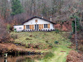 Quiet house 4 km from A20