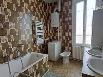 Logement entier à louer à Le Mans - salle de bain-11