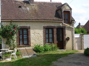 Freundliches Dorfhaus in Perche (Normandie)