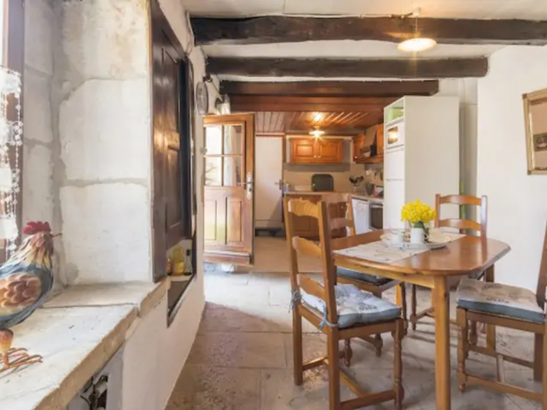 Colocation Moloy 494024-3