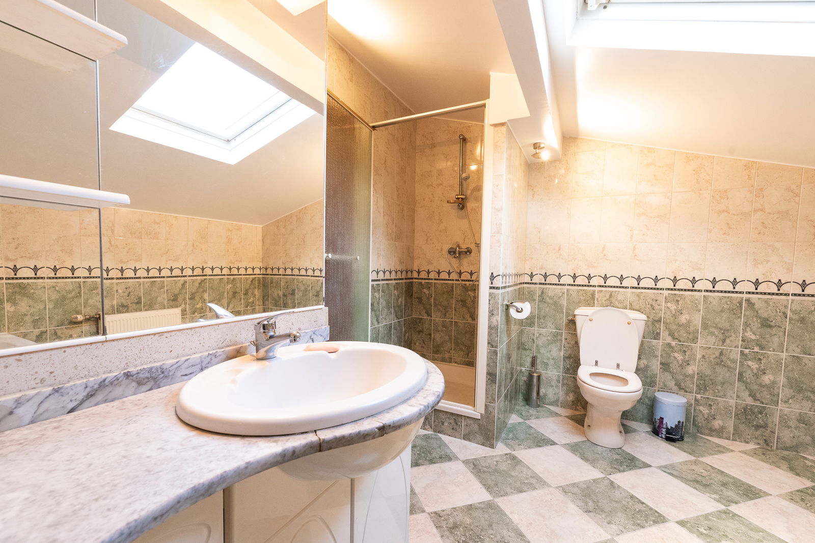 Oberoende Studio Bondy 233918