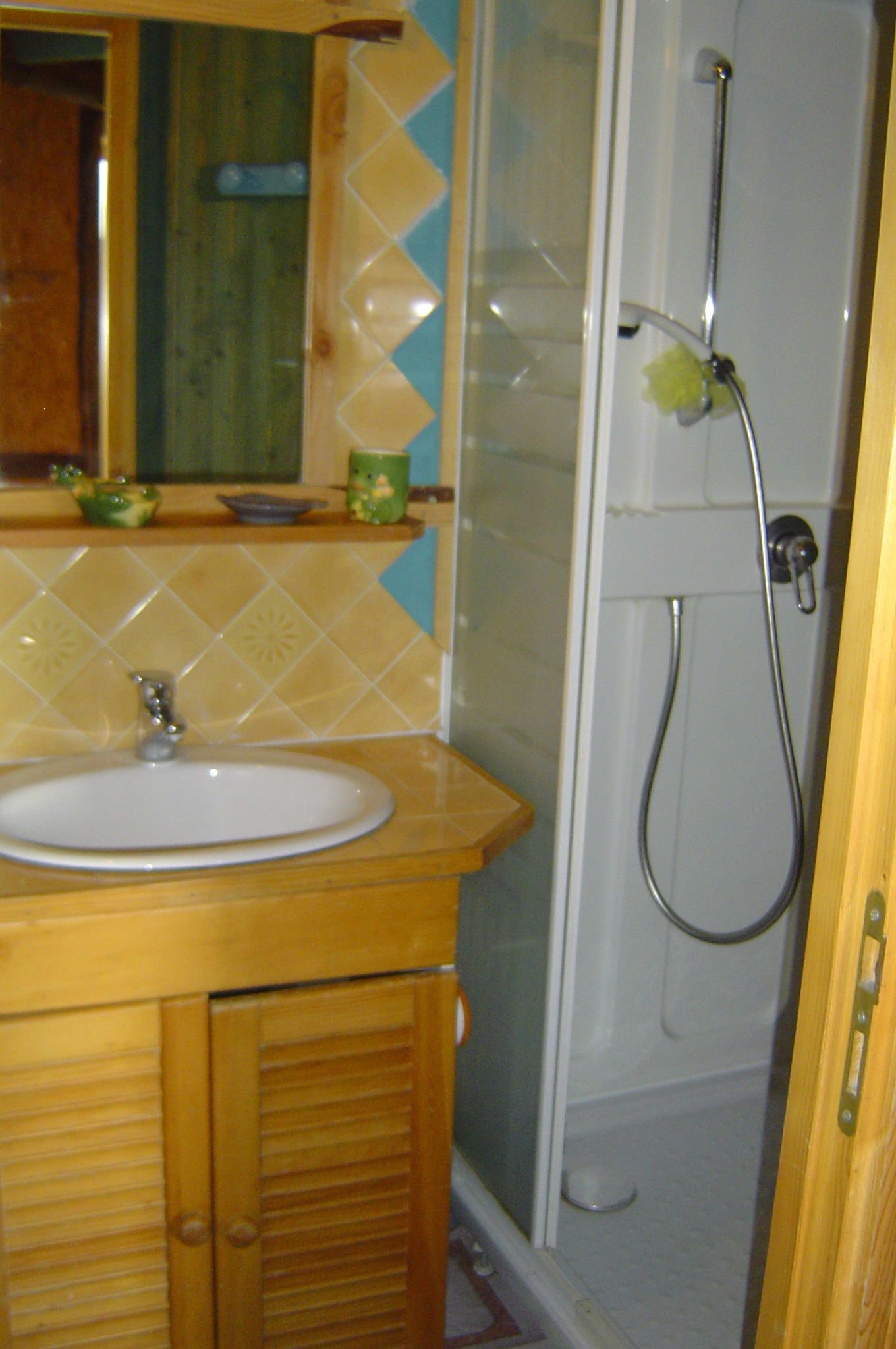 Independent Studio Yzeron 33300