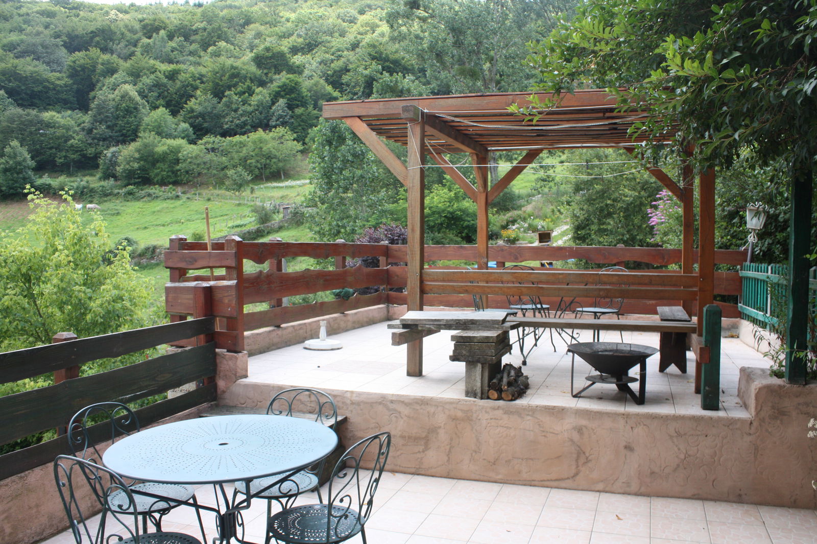 Independent Studio Yzeron 33300