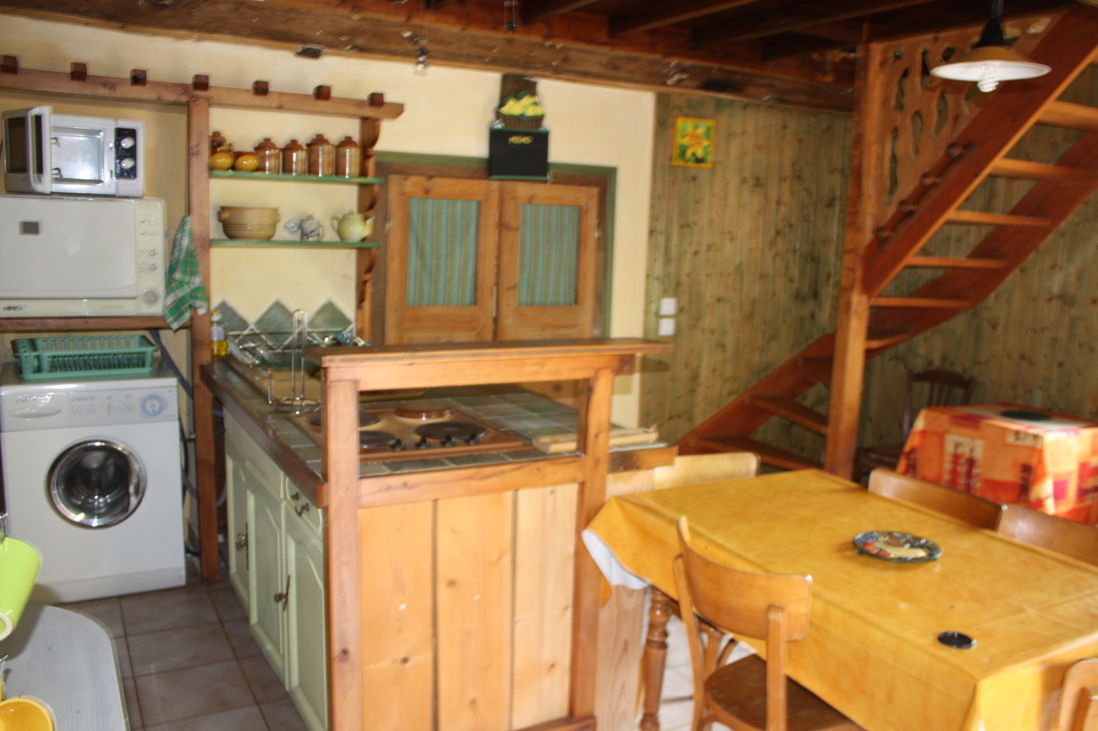 Unabhängiges Studio Yzeron 33300