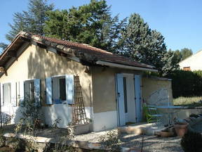 Maisonnette Indépendante Au Milieu D'un Grand Jardin