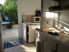 Independent Maisonette In The Middle Of A Large Garden