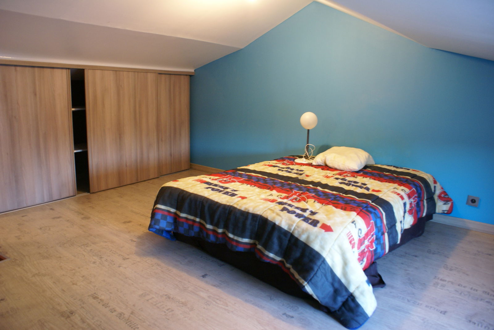 Itsenäinen Studio Loubillé 84825