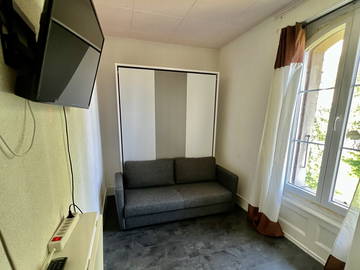 Roomlala | Mała sypialnia na 1 piętrze