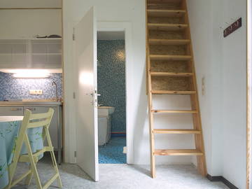 Roomlala | Małe studio w naturze - elastyczna umowa