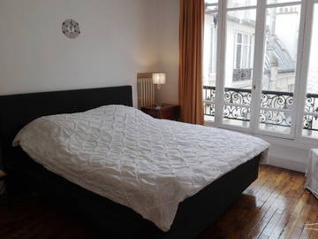 Roomlala | Mały dach - Paryż Champs-Elysées