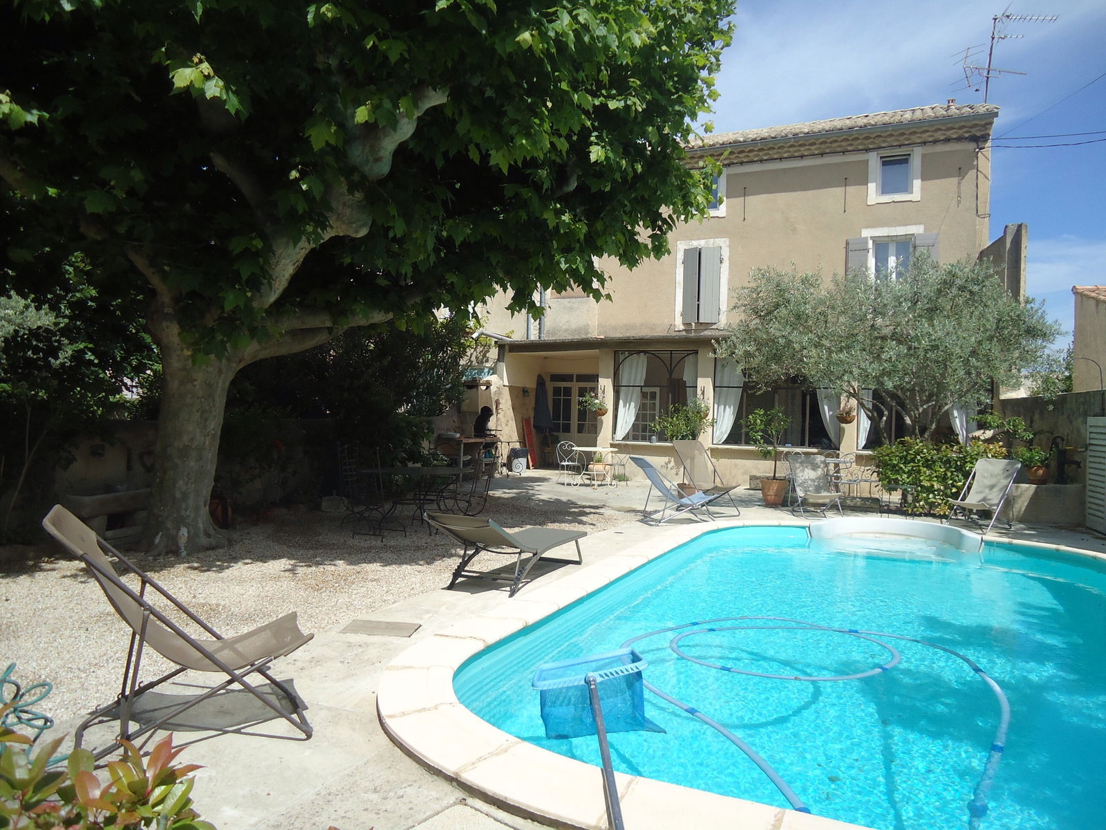 Gastgezin Entraigues-sur-la-Sorgue 103313